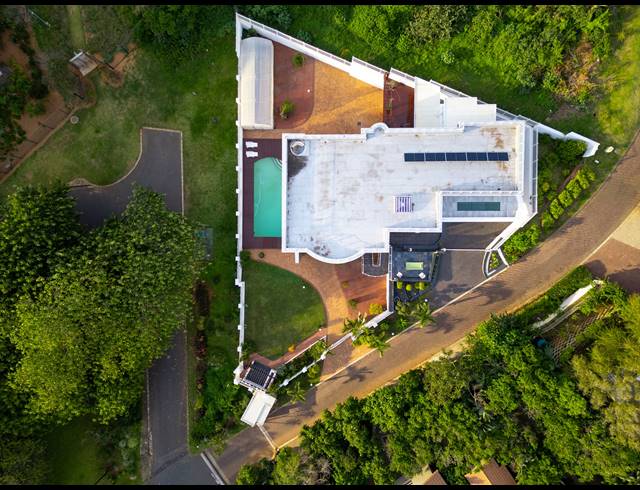6 BEDROOM HOUSE FOR SALE IN SHEFFIELD BEACH